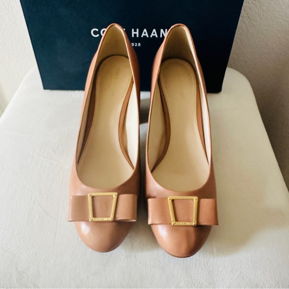 Cole Haan Tan Heels with Elegant Bow Detail